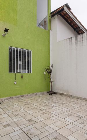 Casa à venda com 140m², 3 quartos e 2 vagasGaragem