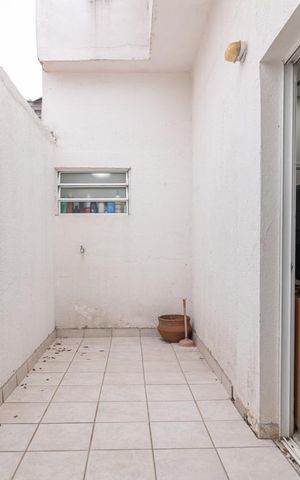 Casa à venda com 140m², 3 quartos e 2 vagasQuintal 1(acesso pela Suíte 1)
