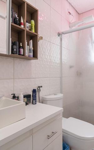 Casa à venda com 140m², 3 quartos e 2 vagasBanheiro da Suíte 2