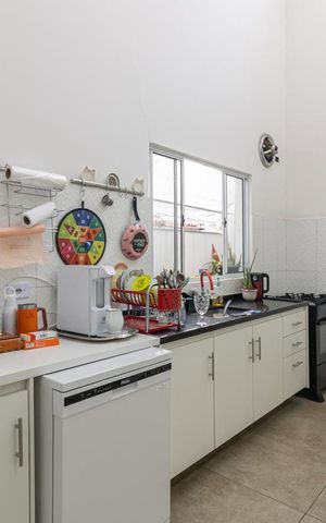 Casa à venda com 140m², 3 quartos e 2 vagasCozinha
