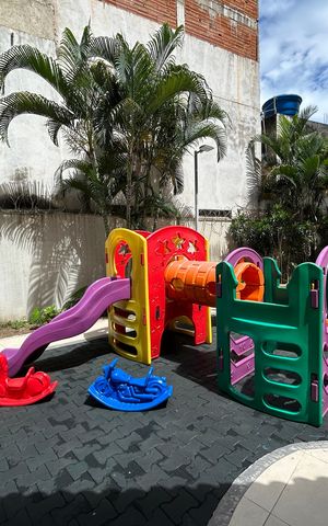 Apartamento à venda com 165m², 3 quartos e 2 vagasÁrea comum - Playground