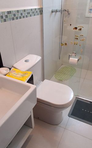 Casa à venda com 390m², 4 quartos e 6 vagas Casa à venda com 390m², 4 quartos e 6 vagasBanheiro Suíte 2