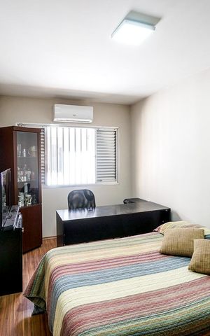 Casa à venda com 276m², 4 quartos e 2 vagas Casa à venda com 276m², 4 quartos e 2 vagasQuarto 2