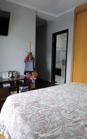 Casa à venda com 278m², 4 quartos e 6 vagas Casa à venda com 278m², 4 quartos e 6 vagasSuíte 1