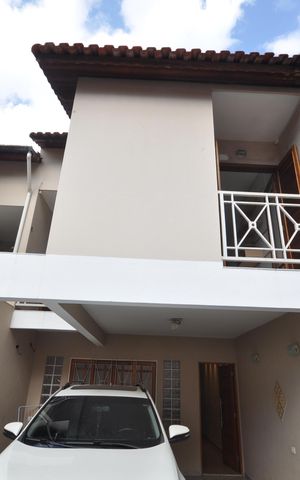 Casa de condomínio para alugar com 123m², 3 quartos e 2 vagasFachada