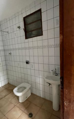 Casa para alugar com 406m², 4 quartos e 6 vagasEdícula Banheiro