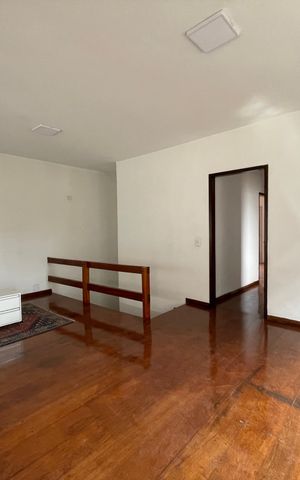 Casa para alugar com 406m², 4 quartos e 6 vagasSala