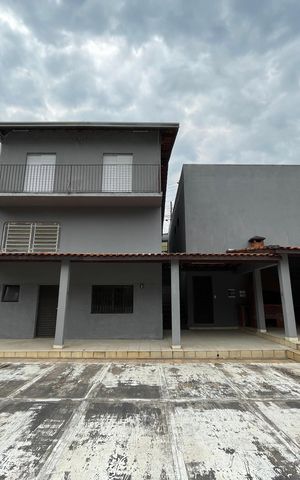 Casa para alugar com 406m², 4 quartos e 6 vagasFachada
