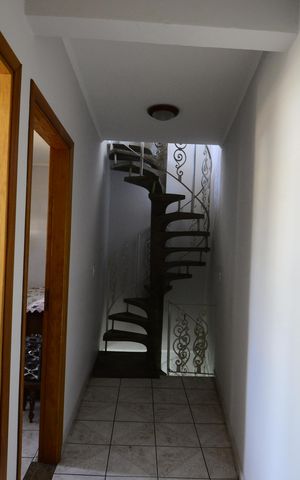 Casa à venda com 250m², 4 quartos e 2 vagasCasa 2 - Corredor