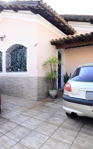 Casa à venda com 250m², 4 quartos e 2 vagasGaragem