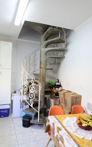 Casa à venda com 250m², 4 quartos e 2 vagasCasa 2 - Cozinha
