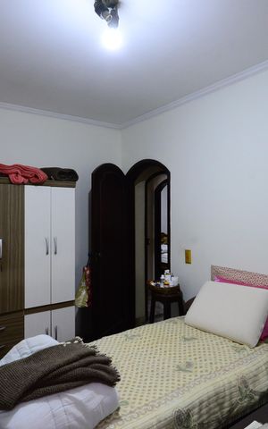 Casa à venda com 250m², 4 quartos e 2 vagasQuarto