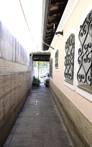 Casa à venda com 250m², 4 quartos e 2 vagasCorredor