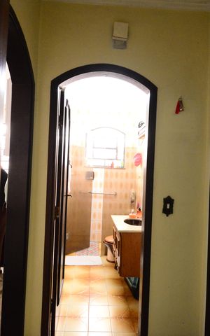 Casa à venda com 250m², 4 quartos e 2 vagasCorredor