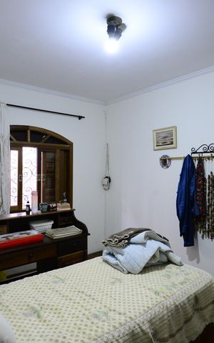 Casa à venda com 250m², 4 quartos e 2 vagasQuarto