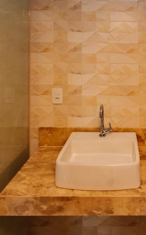 Apartamento à venda com 262m², 4 quartos e 4 vagasBanheiro da Suíte 2