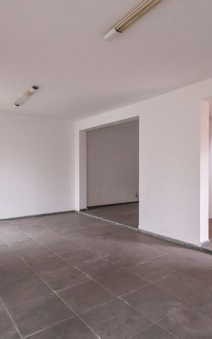 Casa para alugar com 350m², 4 quartos e 4 vagas Casa para alugar com 350m², 4 quartos e 4 vagasSala