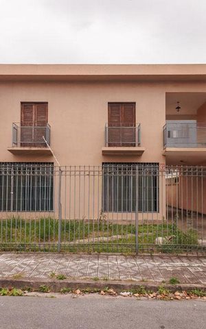 Casa para alugar com 350m², 4 quartos e 4 vagas Casa para alugar com 350m², 4 quartos e 4 vagasFachada
