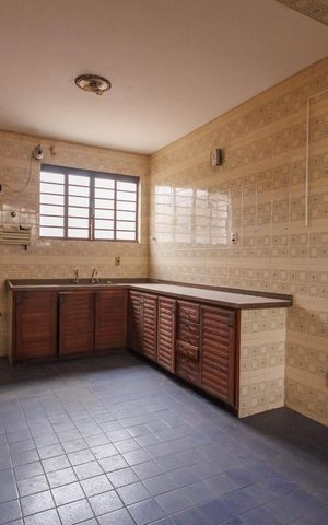 Casa para alugar com 350m², 4 quartos e 4 vagas Casa para alugar com 350m², 4 quartos e 4 vagasCozinha