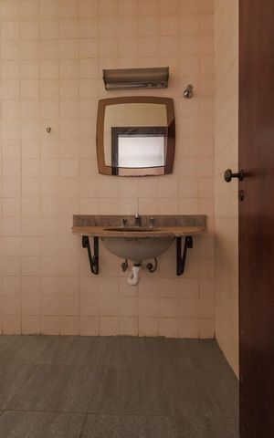 Casa para alugar com 350m², 4 quartos e 4 vagas Casa para alugar com 350m², 4 quartos e 4 vagasBanheiro Suíte 2