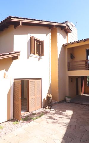 Casa à venda com 223m², 3 quartos e 4 vagasFachada