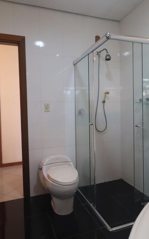 Casa à venda com 223m², 3 quartos e 4 vagasBanheiro