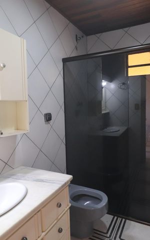 Casa à venda com 223m², 3 quartos e 4 vagasBanheiro