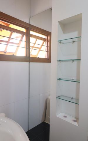 Casa à venda com 223m², 3 quartos e 4 vagasBanheiro