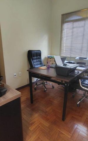 Casa à venda com 300m², 4 quartos e 6 vagas Casa à venda com 300m², 4 quartos e 6 vagasQuarto 3