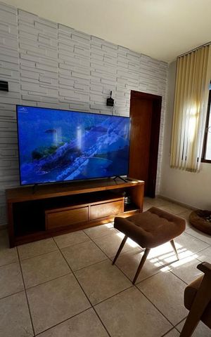 Casa à venda com 300m², 4 quartos e 6 vagas Casa à venda com 300m², 4 quartos e 6 vagasSala