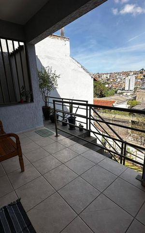 Casa à venda com 300m², 4 quartos e 6 vagas Casa à venda com 300m², 4 quartos e 6 vagasÁrea Externa