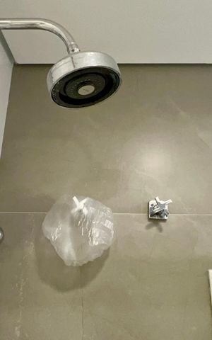Apartamento à venda com 100m², 3 quartos e 1 vaga Apartamento à venda com 100m², 3 quartos e 1 vagaBanheiro da Suíte