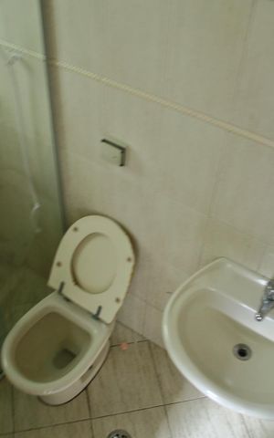Casa à venda com 322m², 3 quartos e 3 vagasBanheiro de serviço