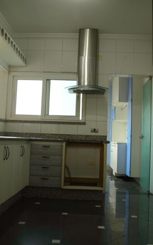 Casa à venda com 322m², 3 quartos e 3 vagasCozinha