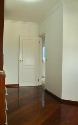Casa à venda com 322m², 3 quartos e 3 vagasSuíte 3