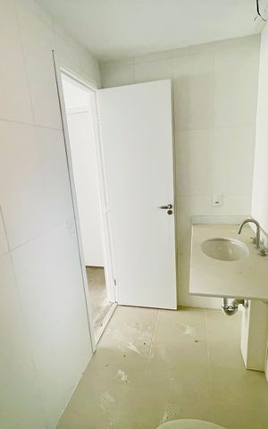 Apartamento à venda com 89m², 2 quartos e 2 vagas Apartamento à venda com 89m², 2 quartos e 2 vagasBanheiro da Suíte