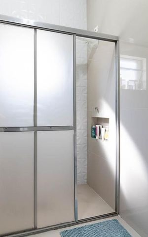 Casa à venda com 250m², 3 quartos e 3 vagas Casa à venda com 250m², 3 quartos e 3 vagasBanheiro 2
