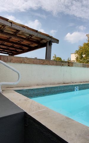Apartamento à venda com 182m², 3 quartos e 1 vaga Apartamento à venda com 182m², 3 quartos e 1 vagaPiscina