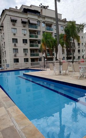 Apartamento à venda com 182m², 3 quartos e 1 vaga Apartamento à venda com 182m², 3 quartos e 1 vagaÁrea comum - Piscina