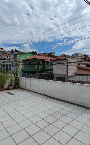 Casa à venda com 173m², 3 quartos e 3 vagas Casa à venda com 173m², 3 quartos e 3 vagasVaranda