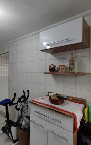 Casa à venda com 173m², 3 quartos e 3 vagas Casa à venda com 173m², 3 quartos e 3 vagasCozinha - Armários