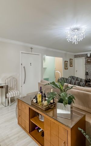 Apartamento à venda com 146m², 3 quartos e 2 vagas Apartamento à venda com 146m², 3 quartos e 2 vagasSala
