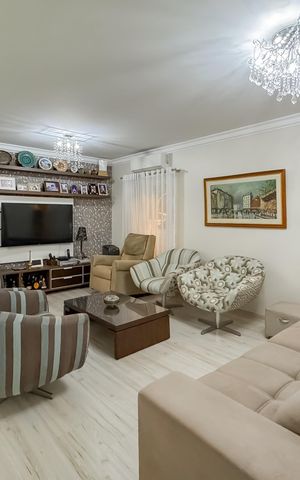 Apartamento à venda com 146m², 3 quartos e 2 vagas Apartamento à venda com 146m², 3 quartos e 2 vagasSala