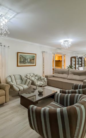 Apartamento à venda com 146m², 3 quartos e 2 vagas Apartamento à venda com 146m², 3 quartos e 2 vagasSala