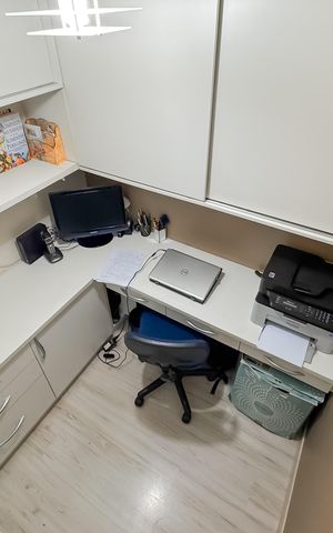 Apartamento à venda com 146m², 3 quartos e 2 vagas Apartamento à venda com 146m², 3 quartos e 2 vagasEscritório