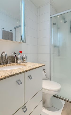 Apartamento à venda com 146m², 3 quartos e 2 vagas Apartamento à venda com 146m², 3 quartos e 2 vagasBanheiro da Suíte 1