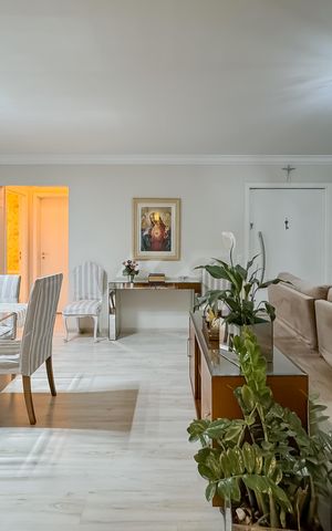 Apartamento à venda com 146m², 3 quartos e 2 vagas Apartamento à venda com 146m², 3 quartos e 2 vagasSala