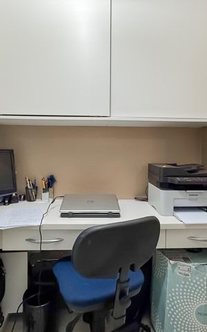 Apartamento à venda com 146m², 3 quartos e 2 vagas Apartamento à venda com 146m², 3 quartos e 2 vagasEscritório