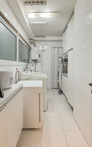 Apartamento à venda com 146m², 3 quartos e 2 vagas Apartamento à venda com 146m², 3 quartos e 2 vagasÁrea de Serviço