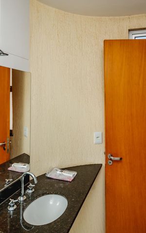 Apartamento à venda com 8469m², 3 quartos e 2 vagasBanheiro Suíte